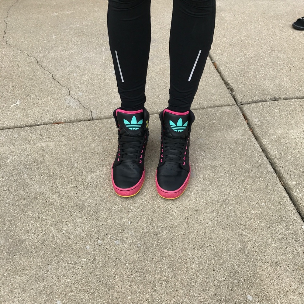 ADIDAS High Top Sneakers Size 8.5
